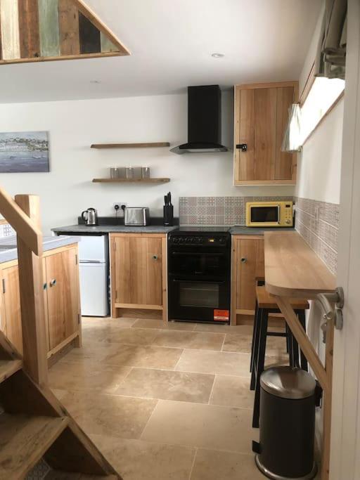 Cosy Rustic Annex In Quiet Cornwall Village Saint Wenn Exterior photo